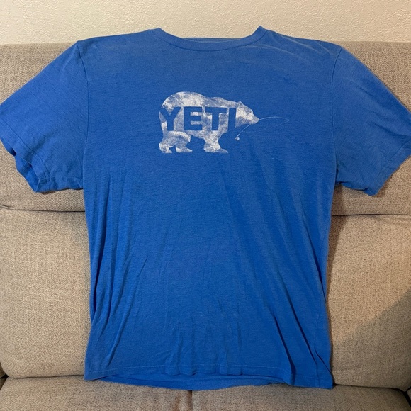 Yeti Tops - YETI Blue Graphic T-Shirt for women - size medium